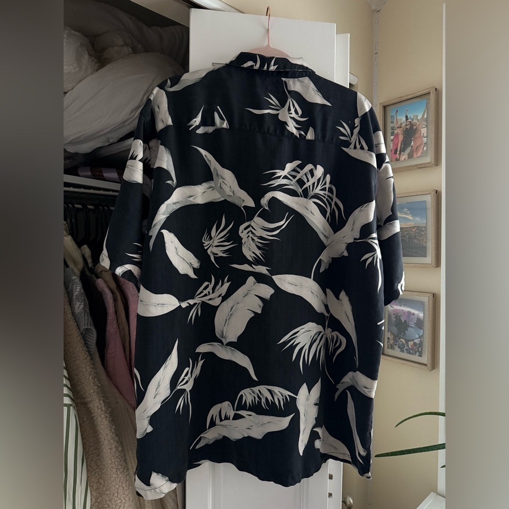 Tommy Bahama Floral Polo Shirt​​ - Picture 4 of 4